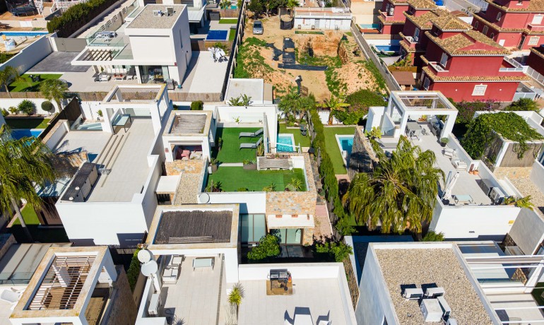 Herverkoop - Villa -
Orihuela Costa* - Lomas de Cabo Roig