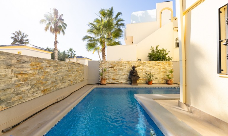 Venta - Villa -
Las Ramblas