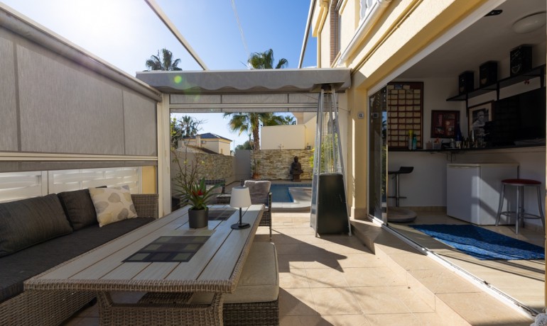 Venta - Villa -
Las Ramblas