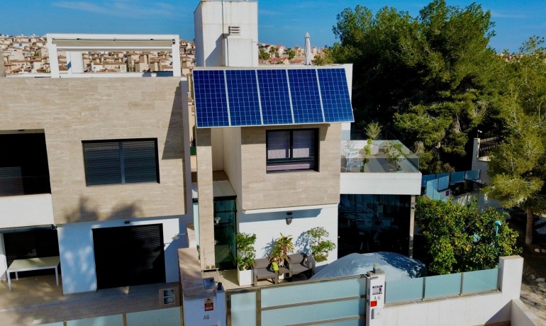 Sale - Villa -
Orihuela Costa* - Villamartin*