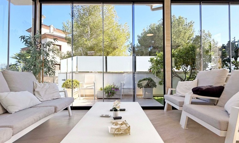 Sale - Villa -
Orihuela Costa* - Villamartin*