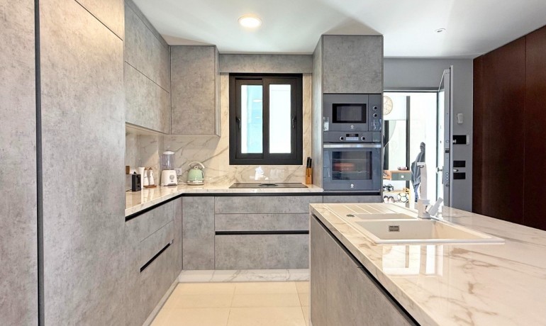 Sale - Villa -
Orihuela Costa* - Villamartin*