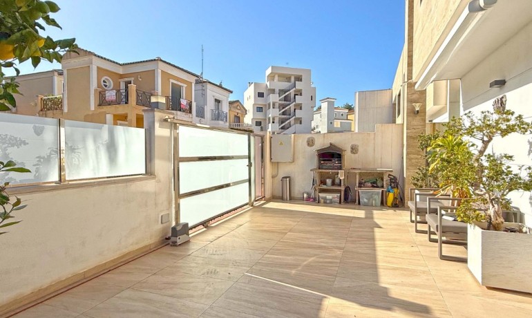 Sale - Villa -
Orihuela Costa* - Villamartin*