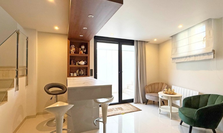 Sale - Villa -
Orihuela Costa* - Villamartin*