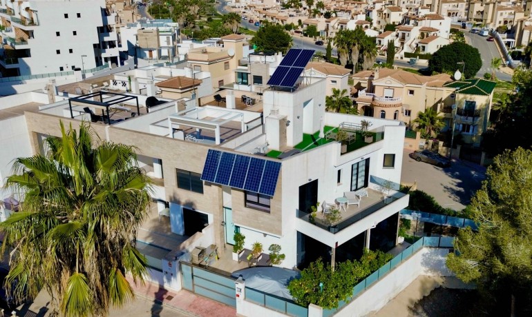 Sale - Villa -
Orihuela Costa* - Villamartin*