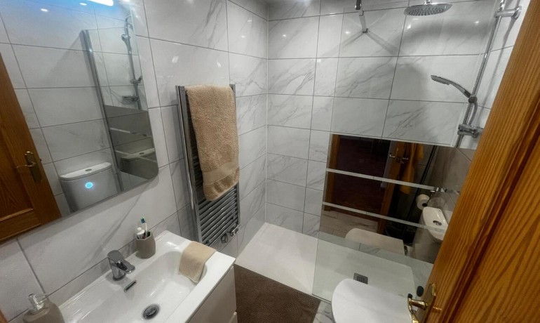 Venta - Apartamento / piso -
Algorfa