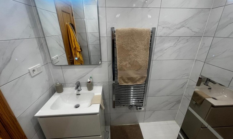 Venta - Apartamento / piso -
Algorfa