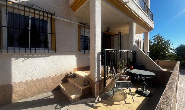 Venta - Apartamento / piso -
Algorfa