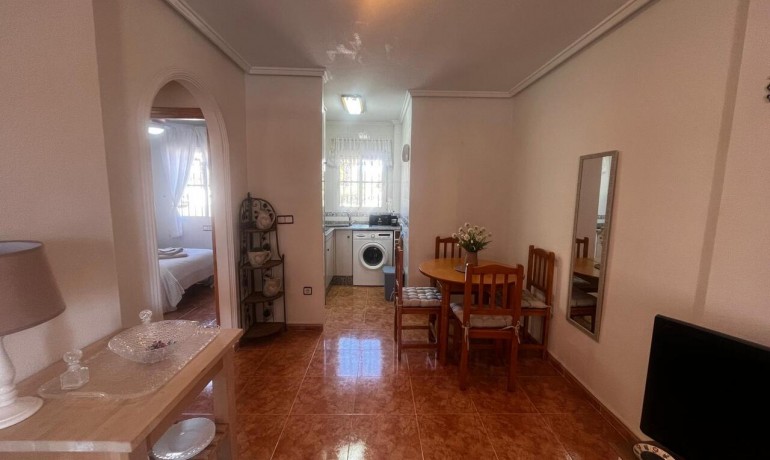 Venta - Apartamento / piso -
Algorfa