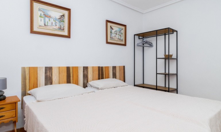 Herverkoop - Huis -
Orihuela Costa* - La Zenia*