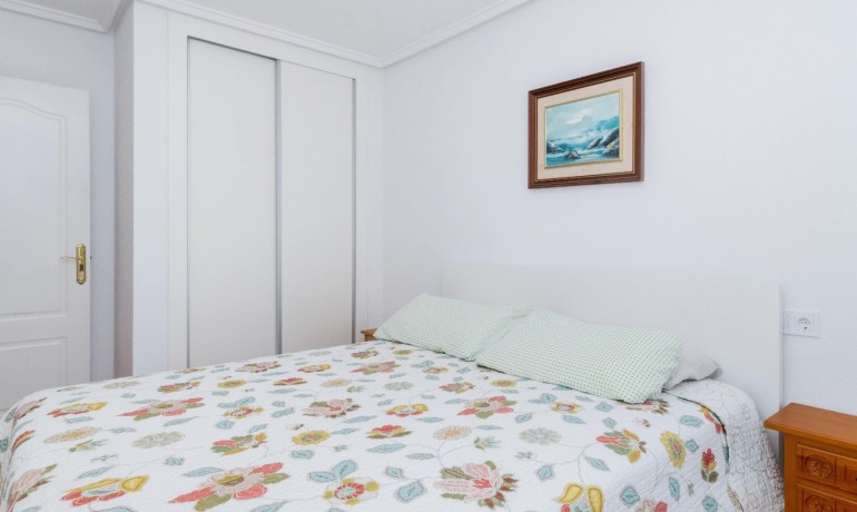 Herverkoop - Huis -
Orihuela Costa* - La Zenia*