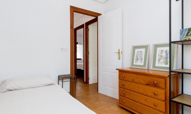 Herverkoop - Huis -
Orihuela Costa* - La Zenia*