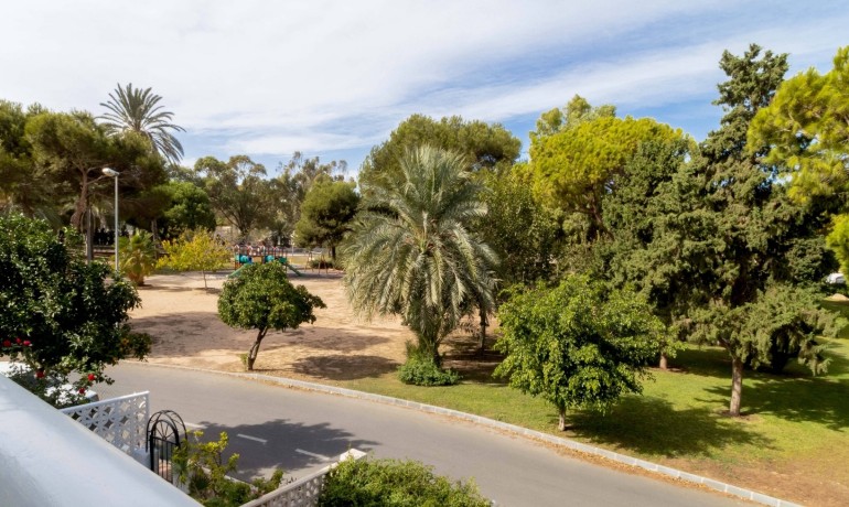 Herverkoop - Huis -
Orihuela Costa* - La Zenia*