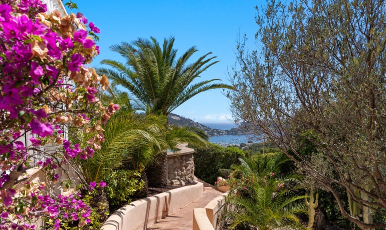 Herverkoop - Villa -
Port d'Andratx - Andratx