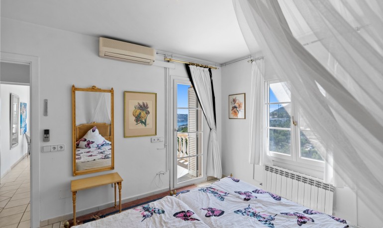 Herverkoop - Villa -
Port d'Andratx - Andratx