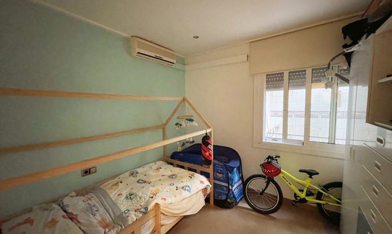 Herverkoop - Appartement / Flat -
Rojales