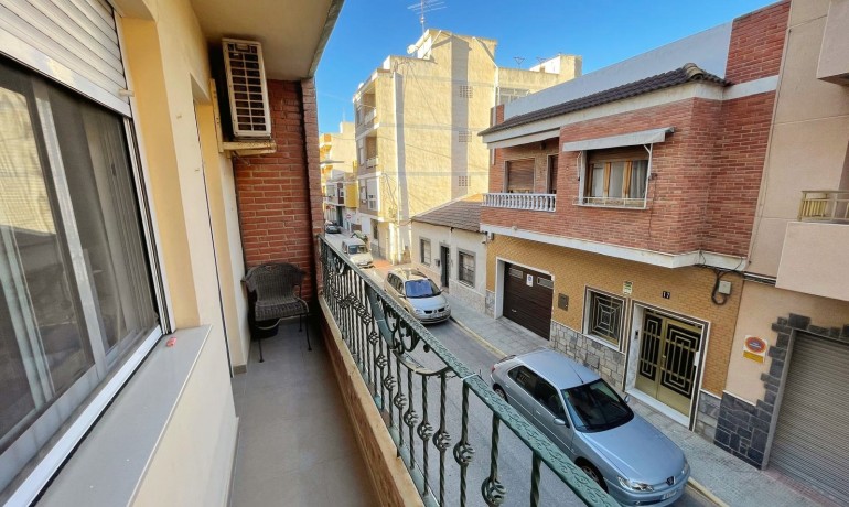 Herverkoop - Appartement / Flat -
Rojales