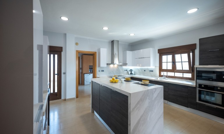 Herverkoop - Villa -
Jerónimo y Avileses - Jerónimo y Avileses - Town