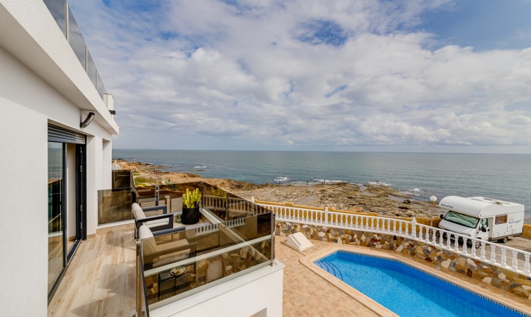 Herverkoop - Villa -
La Mata - La Mata - Town