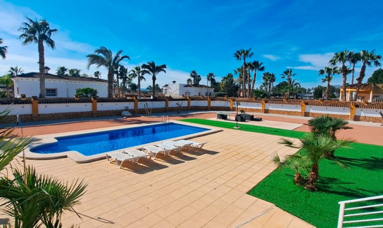 Herverkoop - Finca / Landgoed -
Catral - Catral - Country