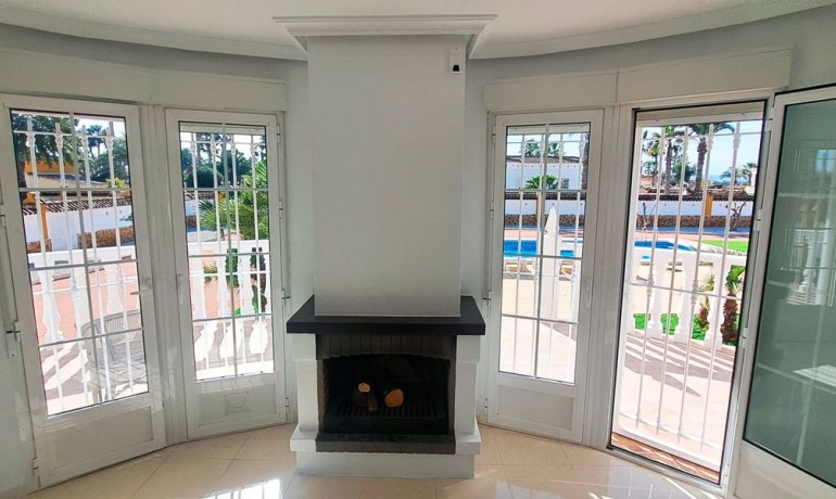 Herverkoop - Finca / Landgoed -
Catral - Catral - Country