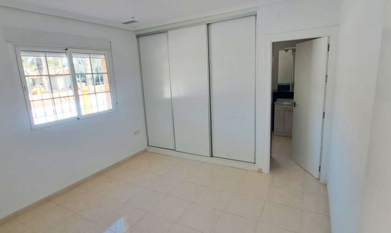 Herverkoop - Finca / Landgoed -
Catral - Catral - Country