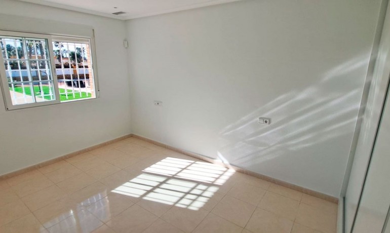 Herverkoop - Finca / Landgoed -
Catral - Catral - Country