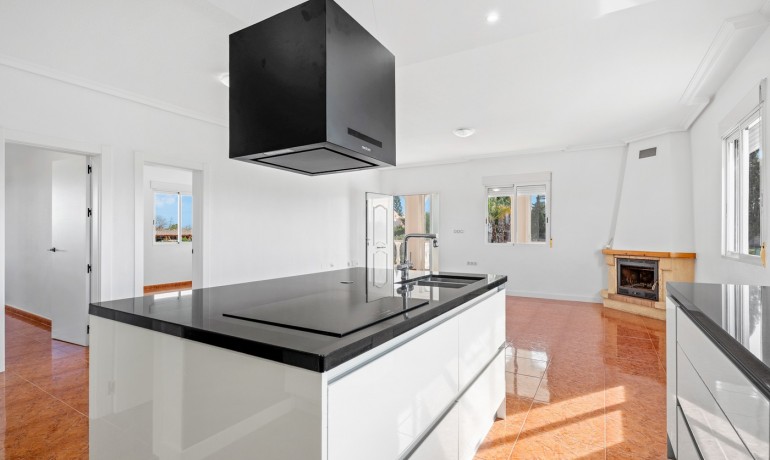 Herverkoop - Finca / Landgoed -
Dolores - Dolores - Town