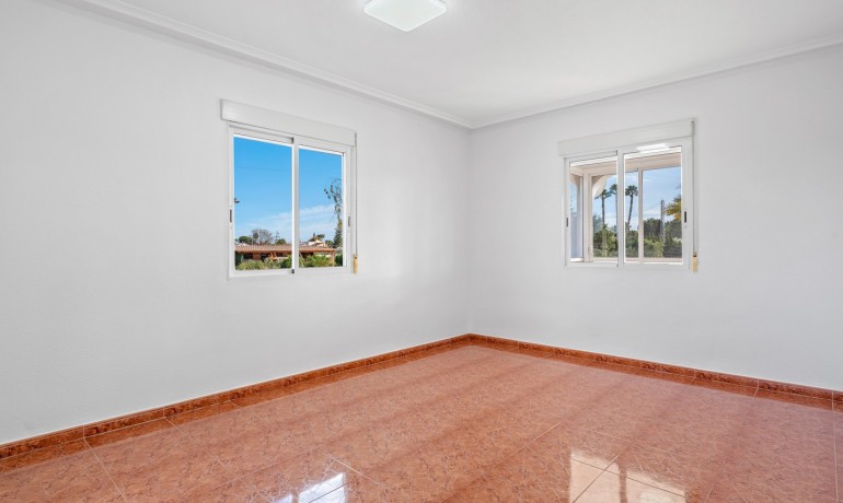 Herverkoop - Finca / Landgoed -
Dolores - Dolores - Town