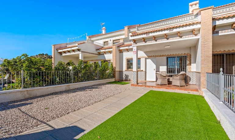 Venta - Casa -
