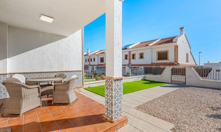 Venta - Casa -
