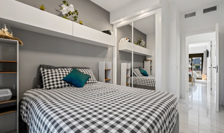 Herverkoop - Apartment / Flat * -
Guardamar del Segura* - El Raso*