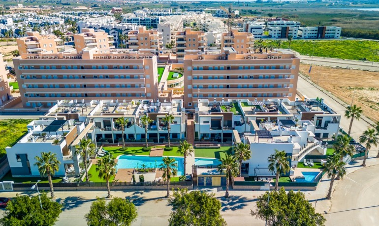 Herverkoop - Apartment / Flat * -
Guardamar del Segura* - El Raso*