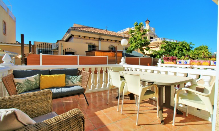 Herverkoop - Huis -
Playa Flamenca