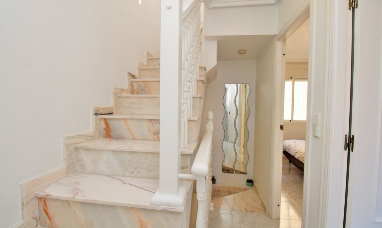 Herverkoop - Huis -
Playa Flamenca