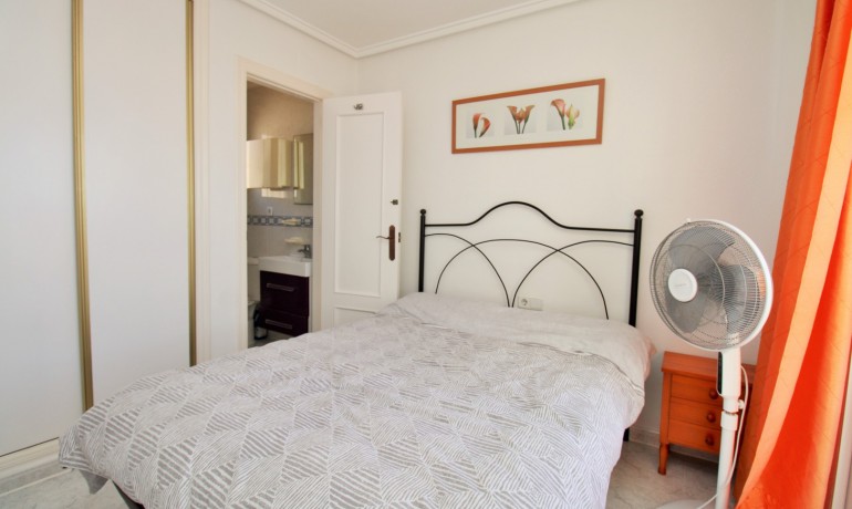 Herverkoop - Huis -
Playa Flamenca