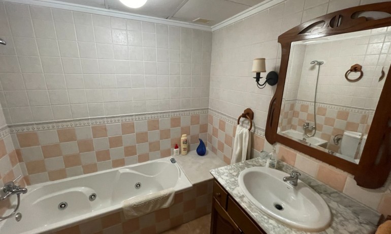 Herverkoop - Huis -
Almoradí - Almoradi