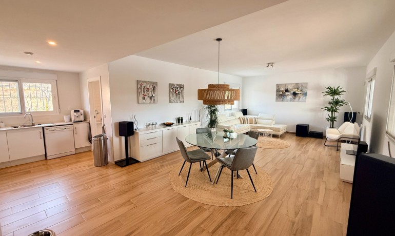 Herverkoop - Villa -
Macisvenda