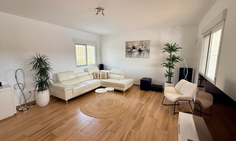 Herverkoop - Villa -
Macisvenda