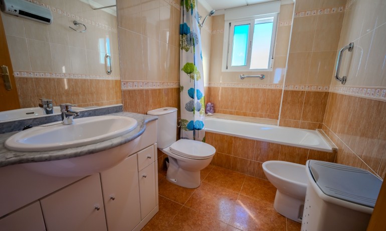 Venta - Apartamento / piso -
Guardamar del Segura - El Eden