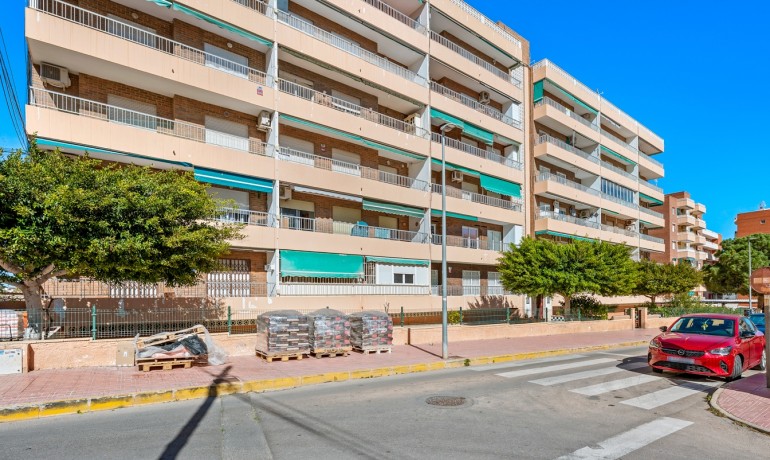 Venta - Apartamento / piso -
Orihuela Costa - Punta Prima