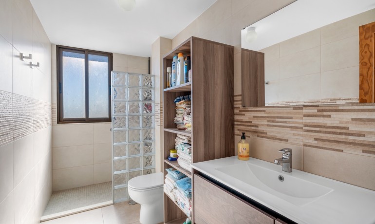 Herverkoop - Appartement / Flat -
Arenales del Sol - Segunda linea playa