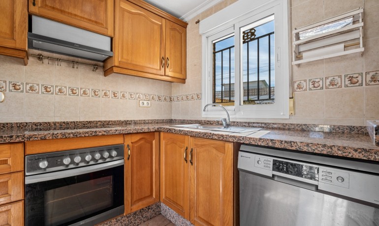 Herverkoop - Villa -
Orihuela Costa* - Castillo de Don Juan