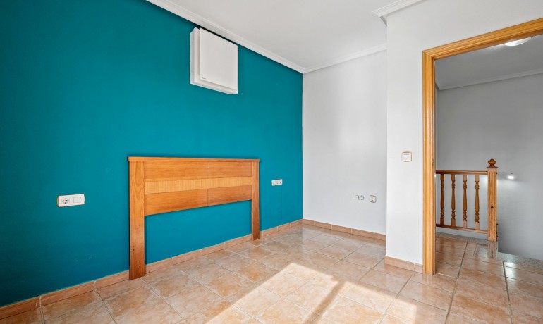 Herverkoop - Villa -
Orihuela Costa* - Castillo de Don Juan