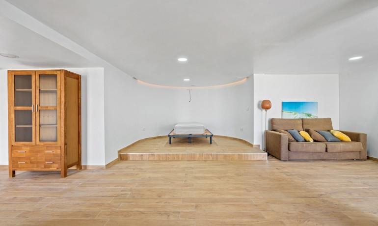 Herverkoop - Villa -
Orihuela Costa* - Castillo de Don Juan