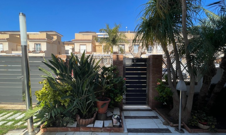 Sale - House -
Torre De La Horadada - Torre de la Horadada