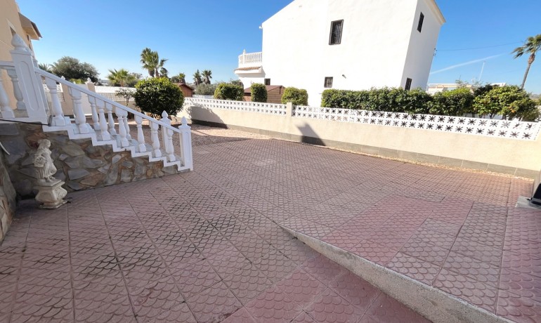 Herverkoop - Villa -
Benijofar* - Monte Azul/ El Dorado