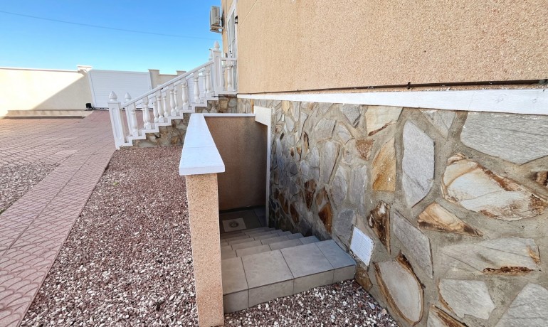 Herverkoop - Villa -
Benijofar* - Monte Azul/ El Dorado