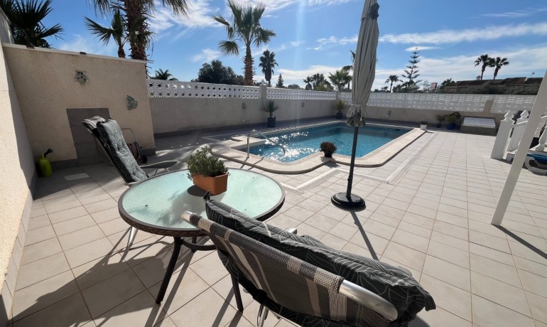 Herverkoop - Villa -
Benijofar* - Monte Azul/ El Dorado