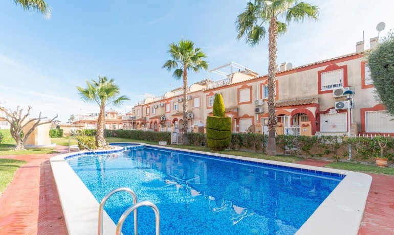 Sale - House -
Orihuela Costa* - Playa Flamenca